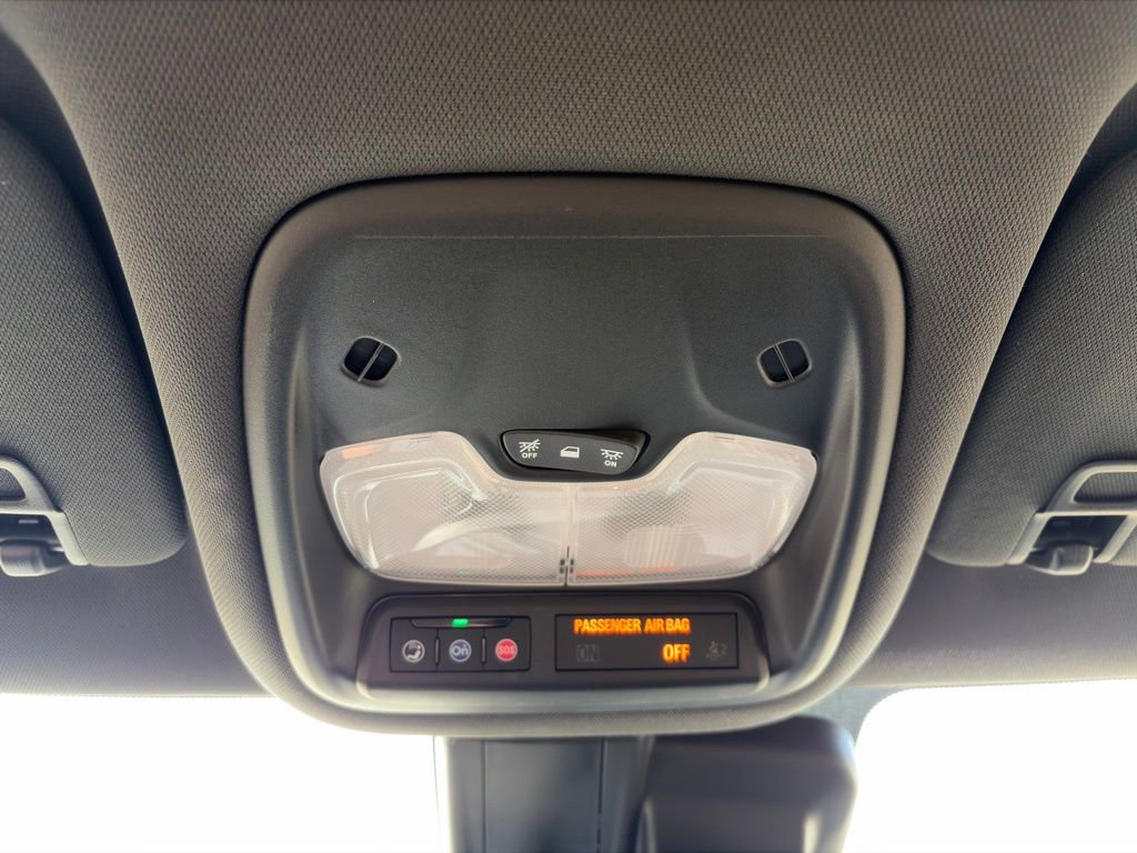 Used 2023 Chevrolet TrailBlazer RS FWD image 23