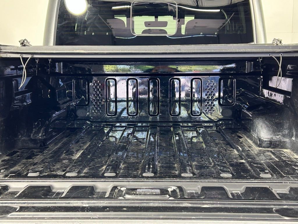 Used 2022 Jeep Gladiator Willys AWD/4WD image 13