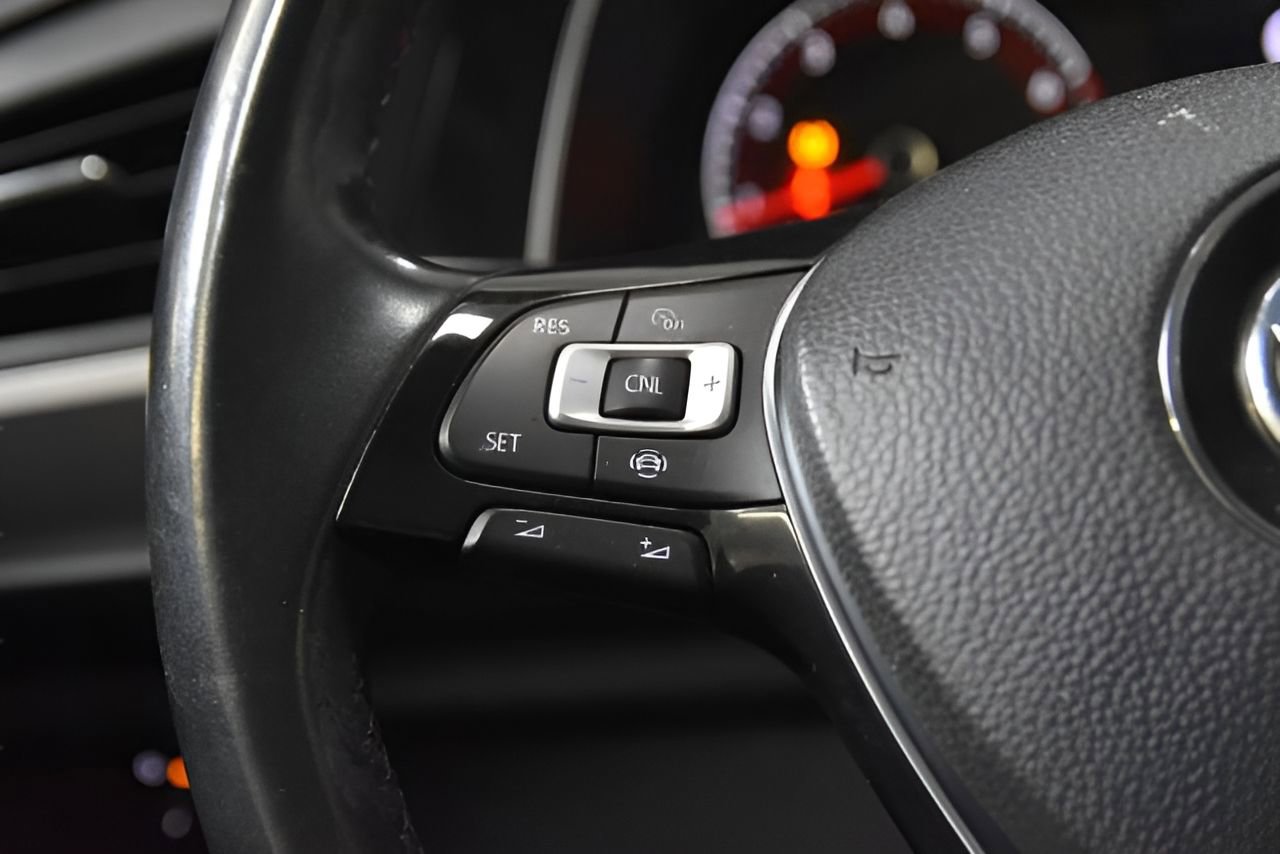 Used 2019 Volkswagen Jetta SE w/ Cold Weather Package image 19