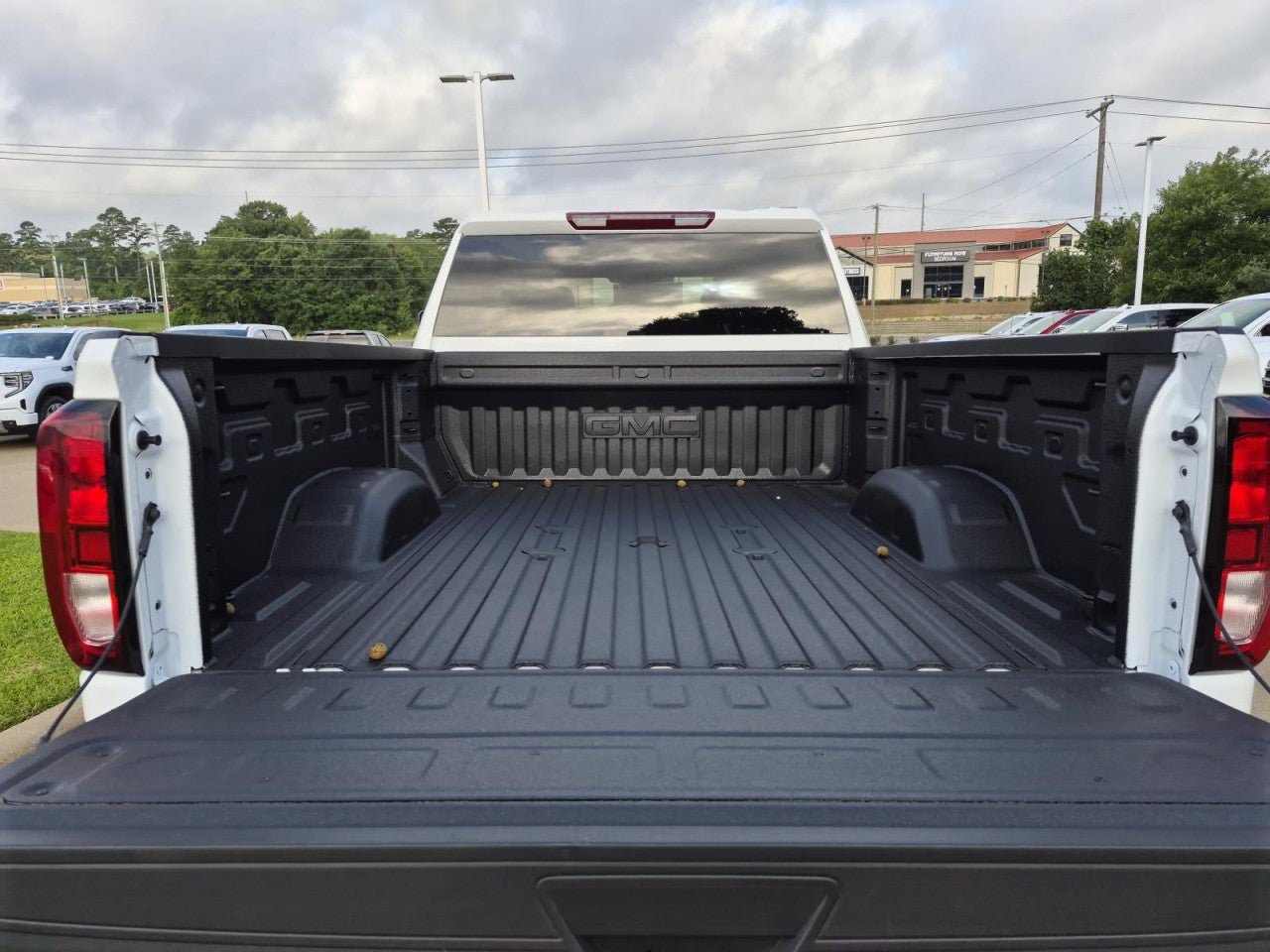 New 2026 GMC Sierra 2500 SLE w/ SLE Value Package; AWD/4WD image 7