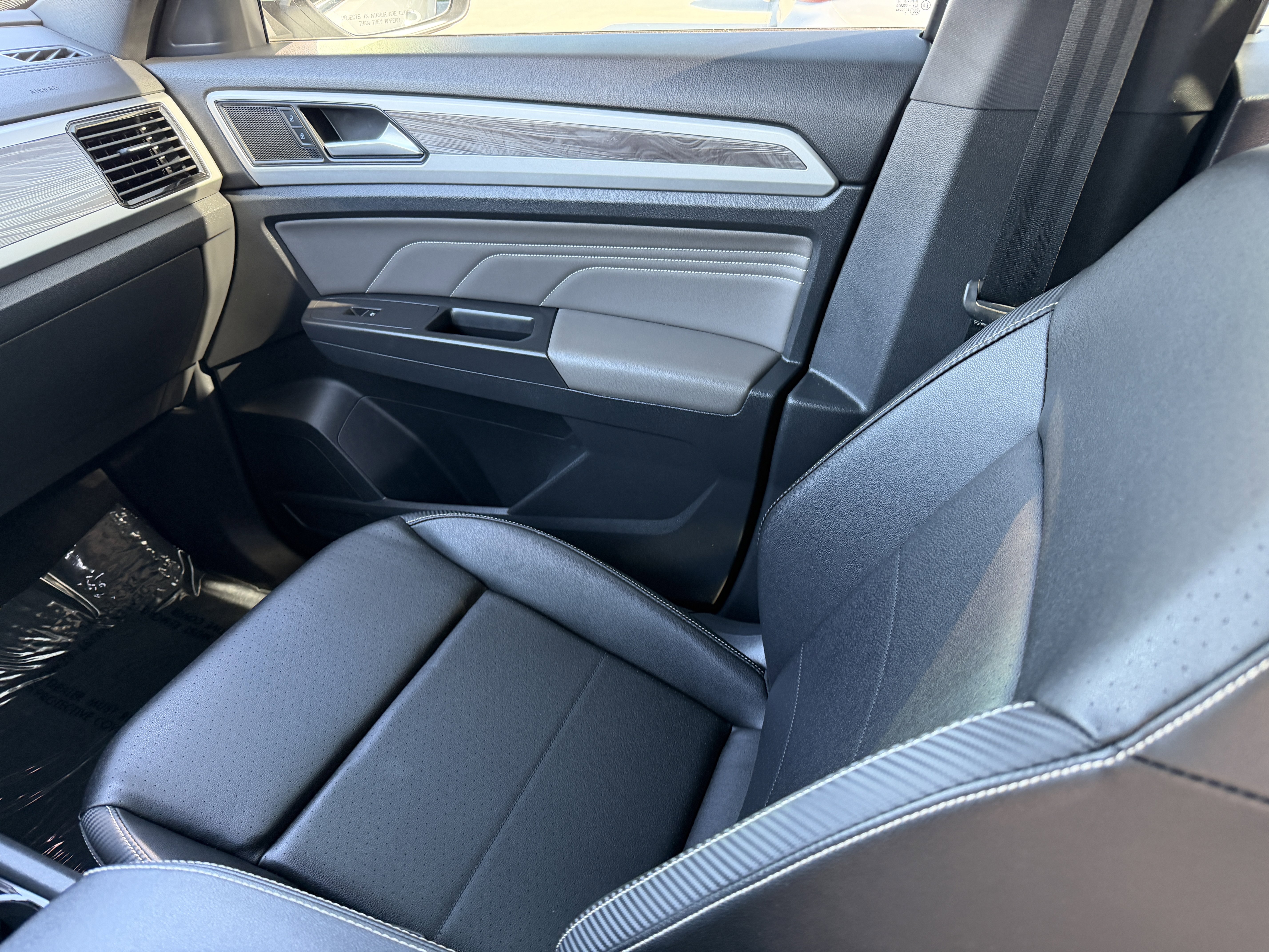 Certified 2023 Volkswagen Atlas Cross Sport SE w/ Panoramic Sunroof Package image 14