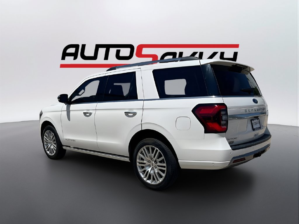 Used 2024 Ford Expedition Platinum RWD image 5