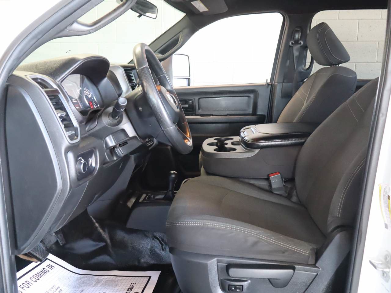 Used 2023 RAM 3500 Tradesman w/ Chrome Appearance Group AWD/4WD image 17