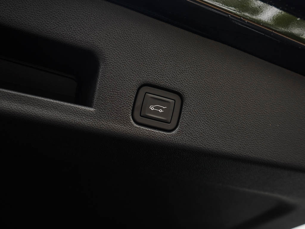 New 2026 Chevrolet Traverse High Country w/ LPO, Floor Liner Package image 10