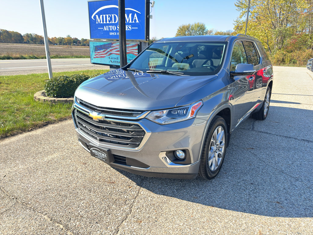 Used 2020 Chevrolet Traverse Premier image 2