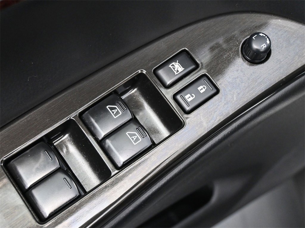 Used 2017 INFINITI QX50 2WD w/ Premium Plus Package image 3