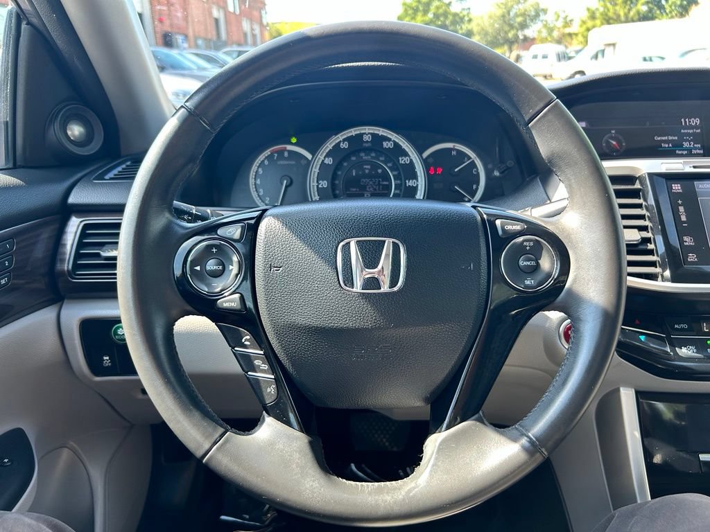 Used 2017 Honda Accord EX-L image 20