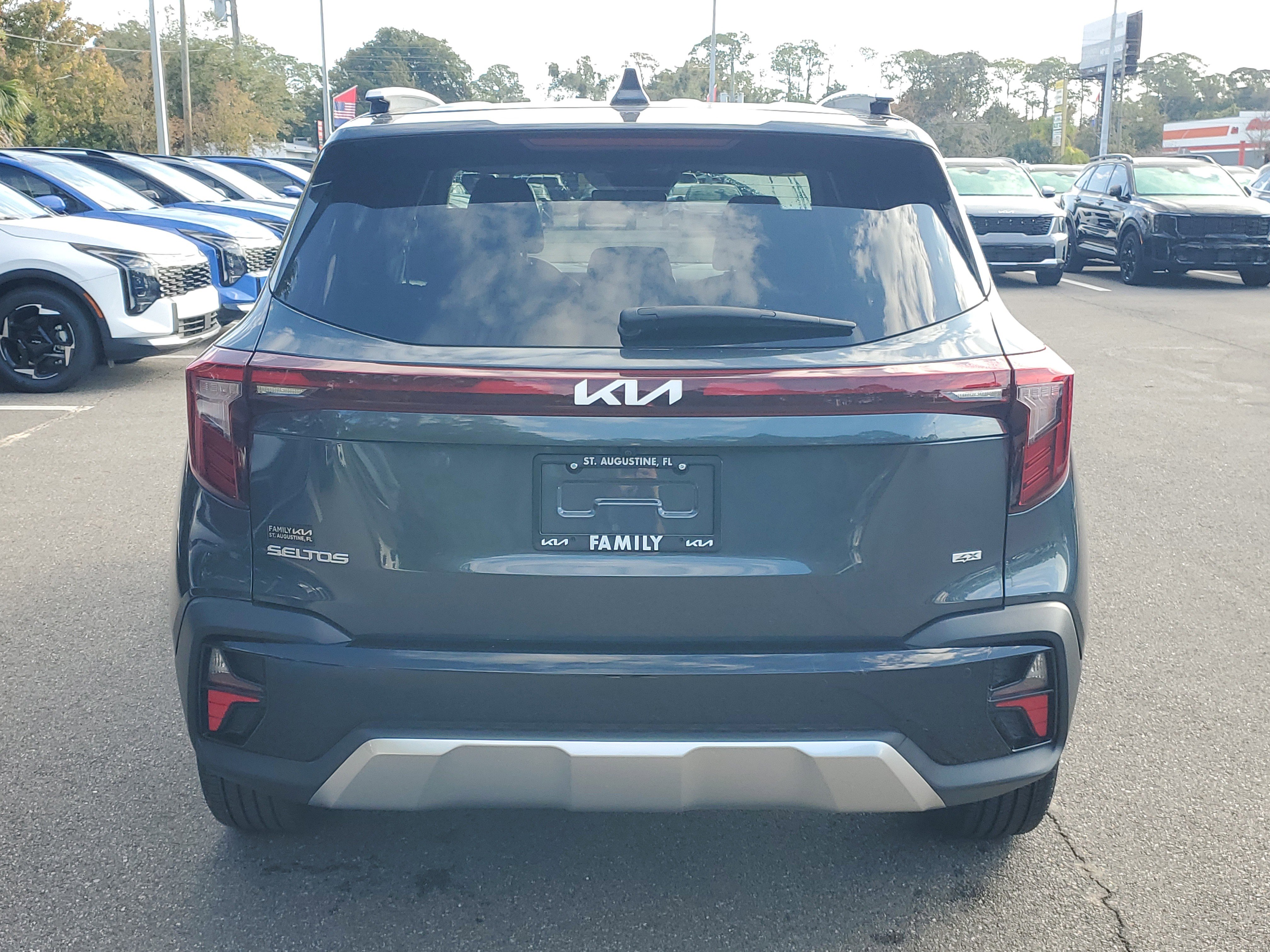 Certified 2025 Kia Seltos EX image 5