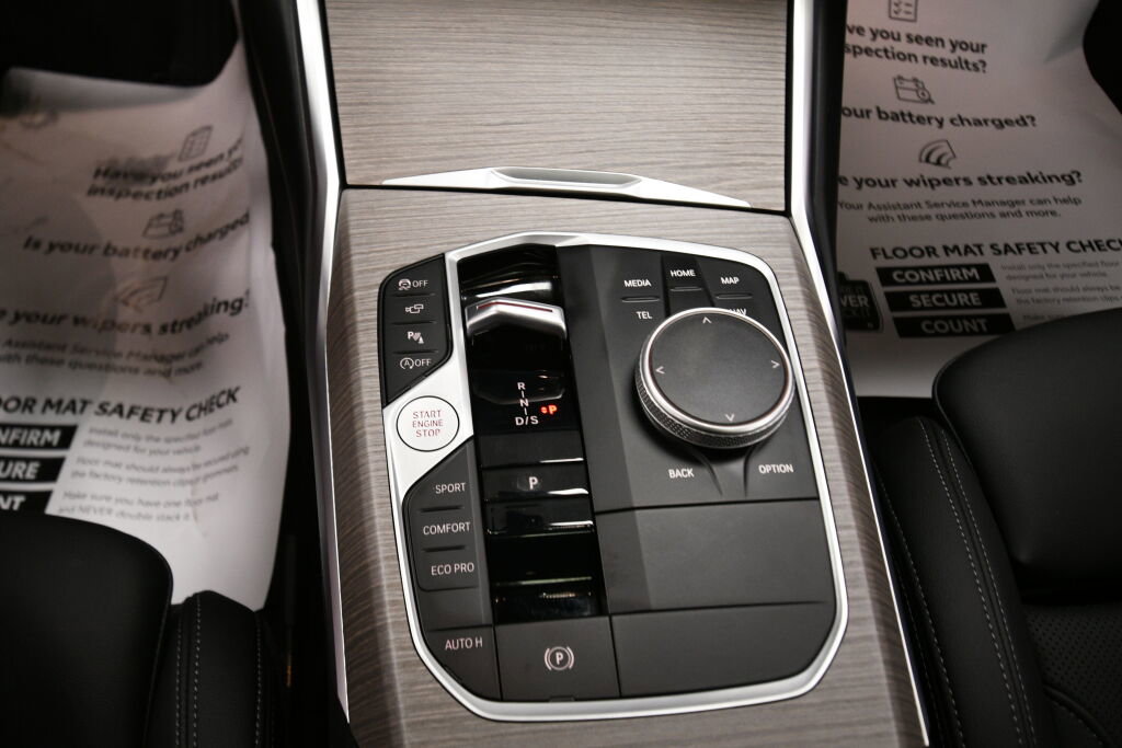 Used 2025 BMW 330i xDrive Sedan w/ Premium Package image 19