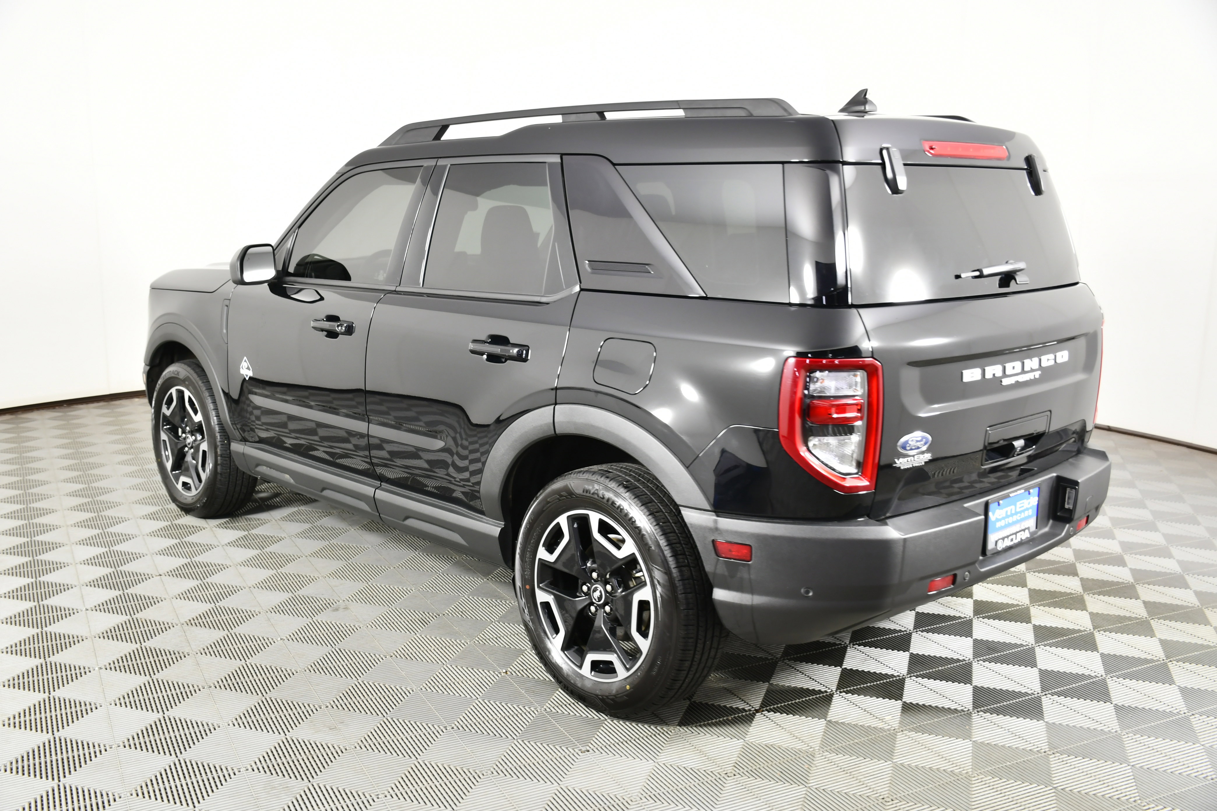 Used 2021 Ford Bronco Sport Outer Banks w/ Outer Banks Package (96D) image 8