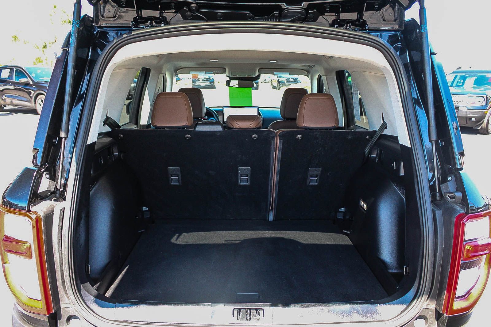 Certified 2025 Ford Bronco Sport Outer Banks w/ Outer Banks Tech Package+ AWD/4WD image 28