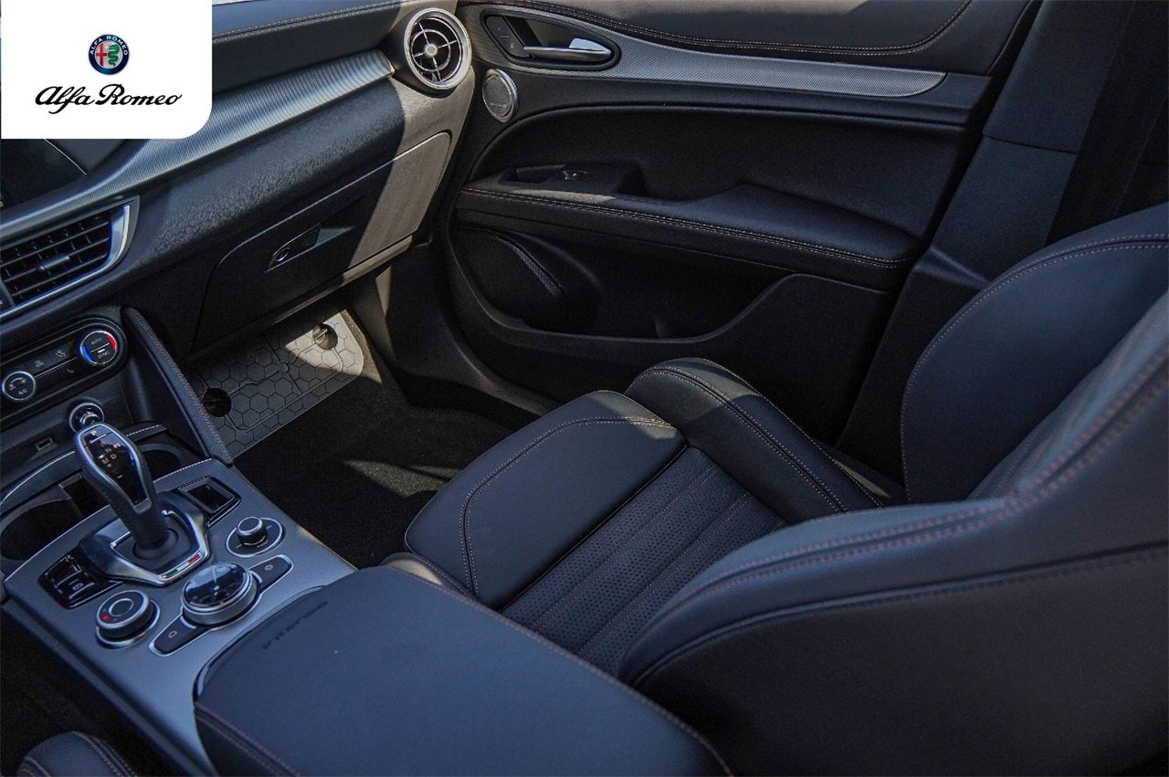 New 2025 Alfa Romeo Stelvio Sprint image 23