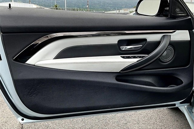 Used 2015 BMW M4 Convertible image 18