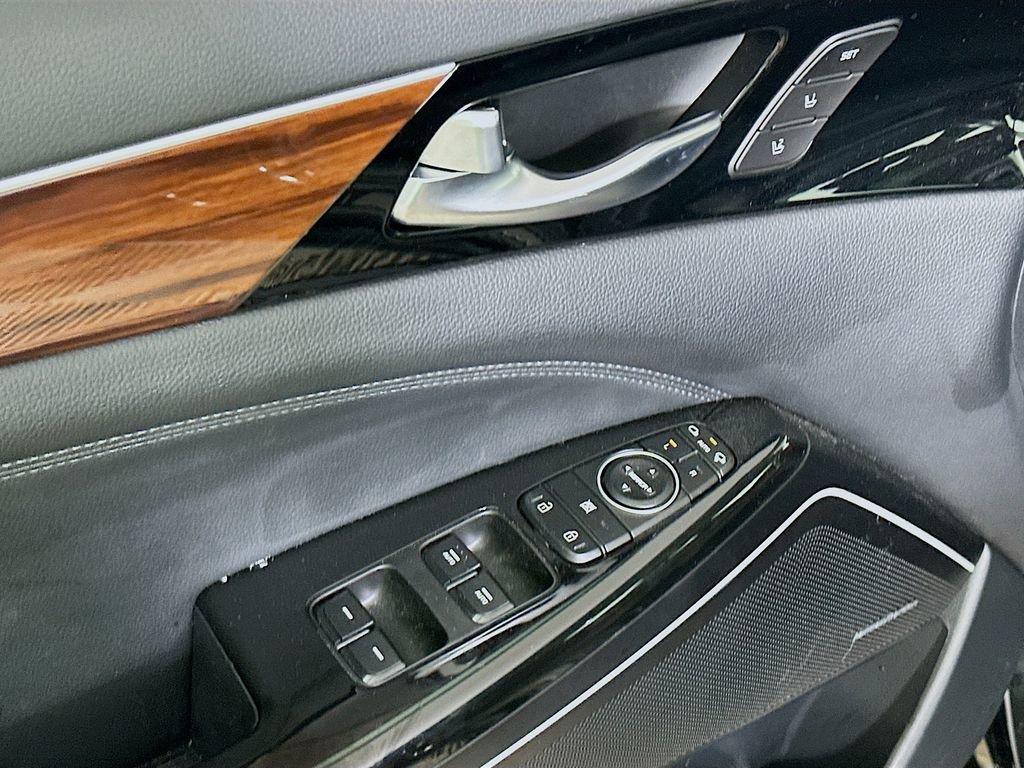 Used 2018 Kia Cadenza Technology FWD image 21