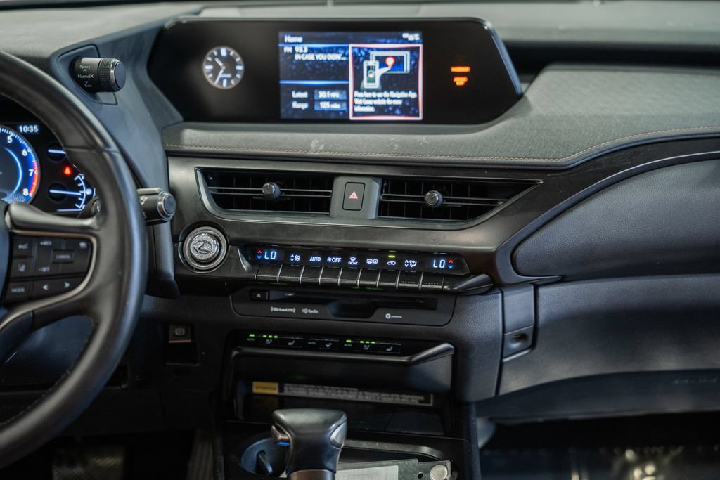 Used 2019 Lexus UX 200 w/ Premium Package FWD image 19
