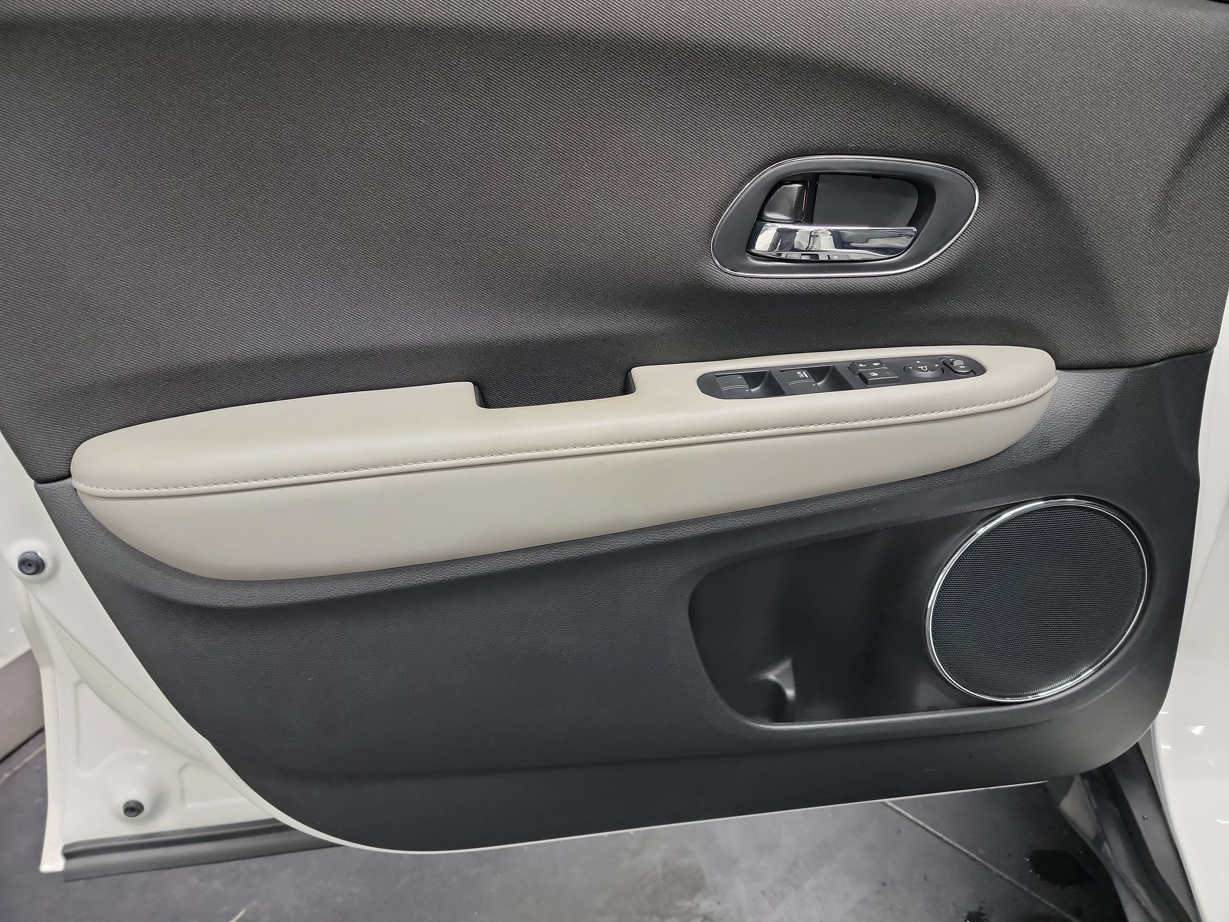 Used 2020 Honda HR-V EX image 13