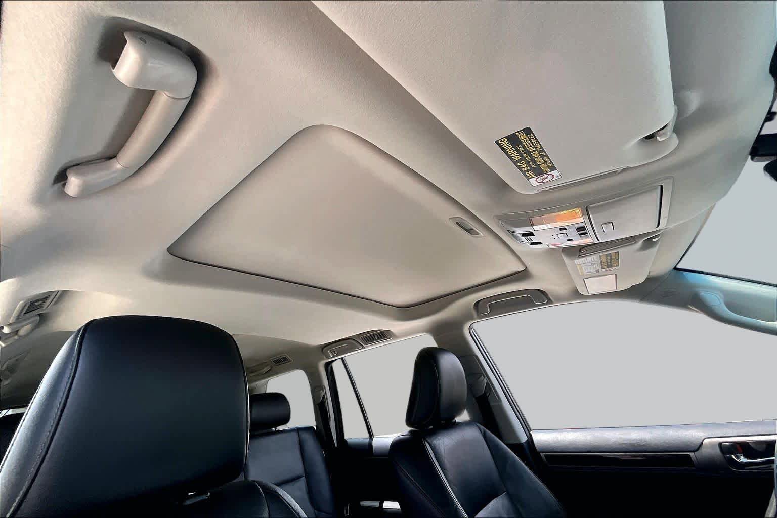 Used 2015 Lexus GX 460 w/ Premium Package AWD/4WD image 12