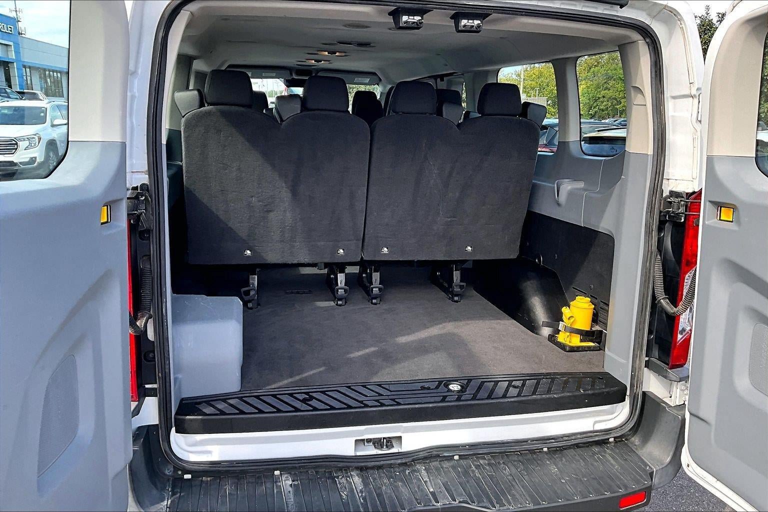 Used 2016 Ford Transit 350 XLT RWD image 4
