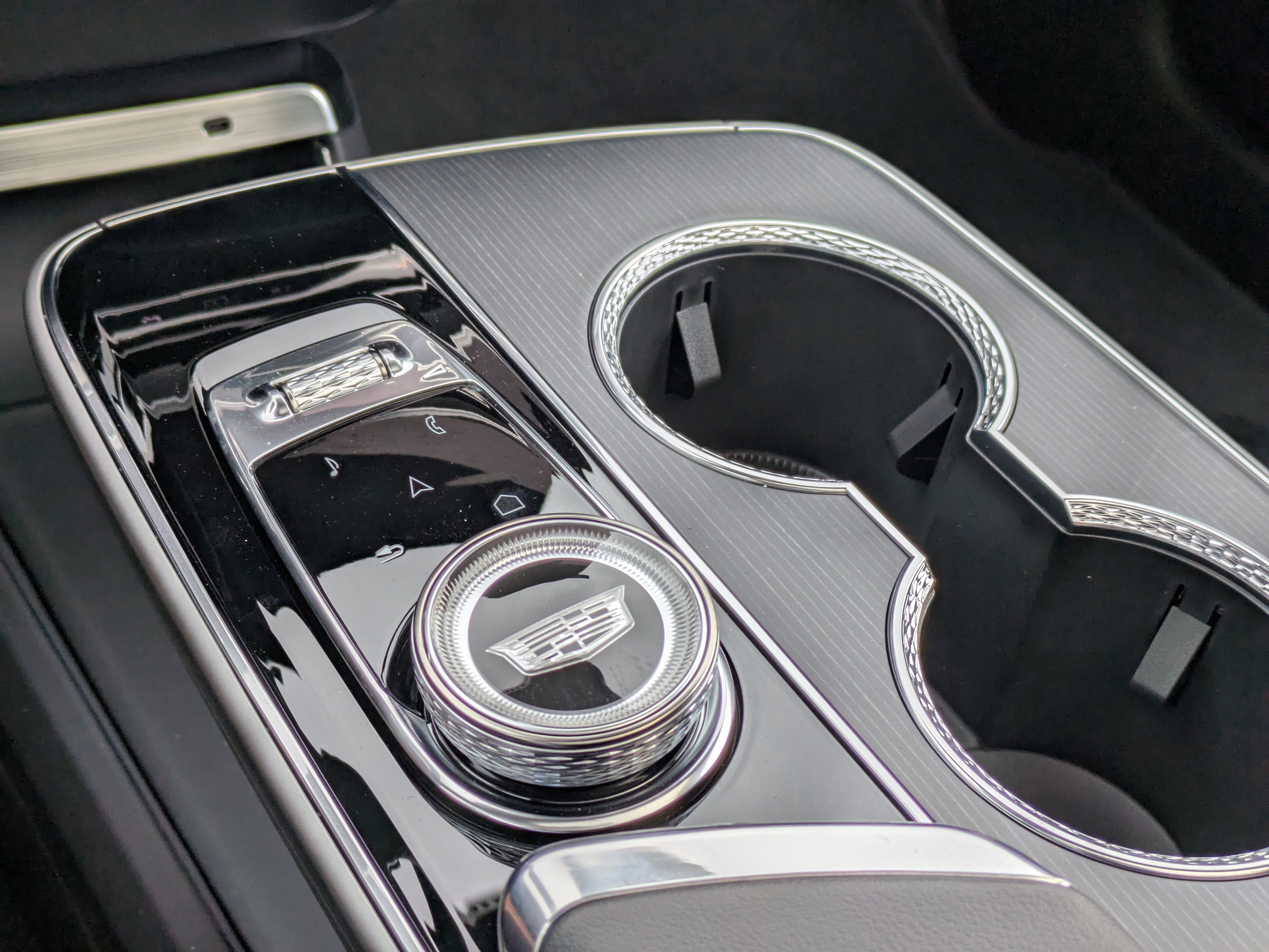 New 2025 Cadillac Lyriq Luxury image 16