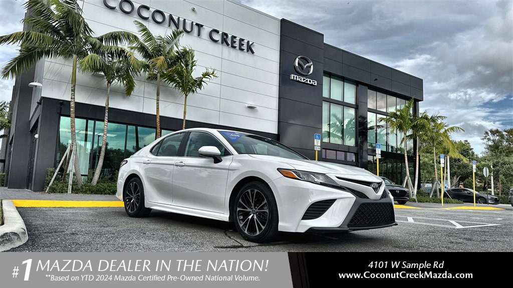 Used 2020 Toyota Camry SE image 1