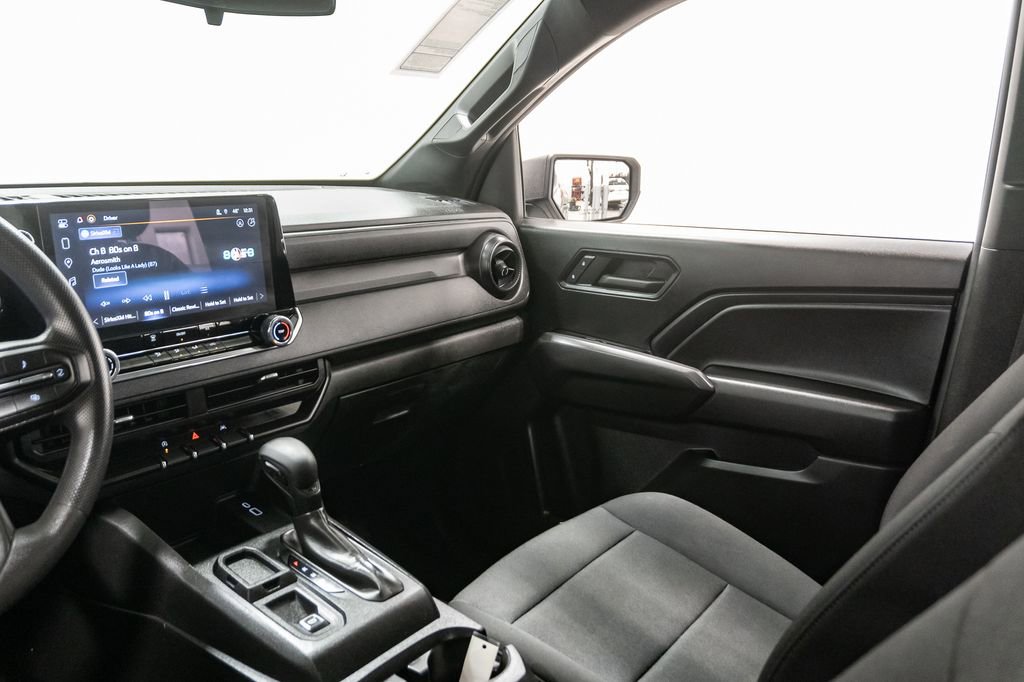 Used 2024 Chevrolet Colorado W/T image 10