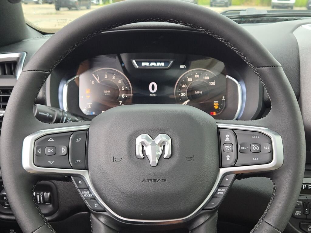 New 2026 RAM 1500 4x4 Crew Cab image 31