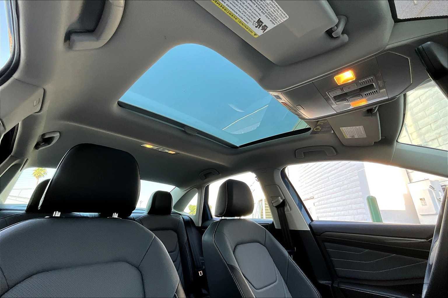 New 2025 Volkswagen Jetta SEL image 27