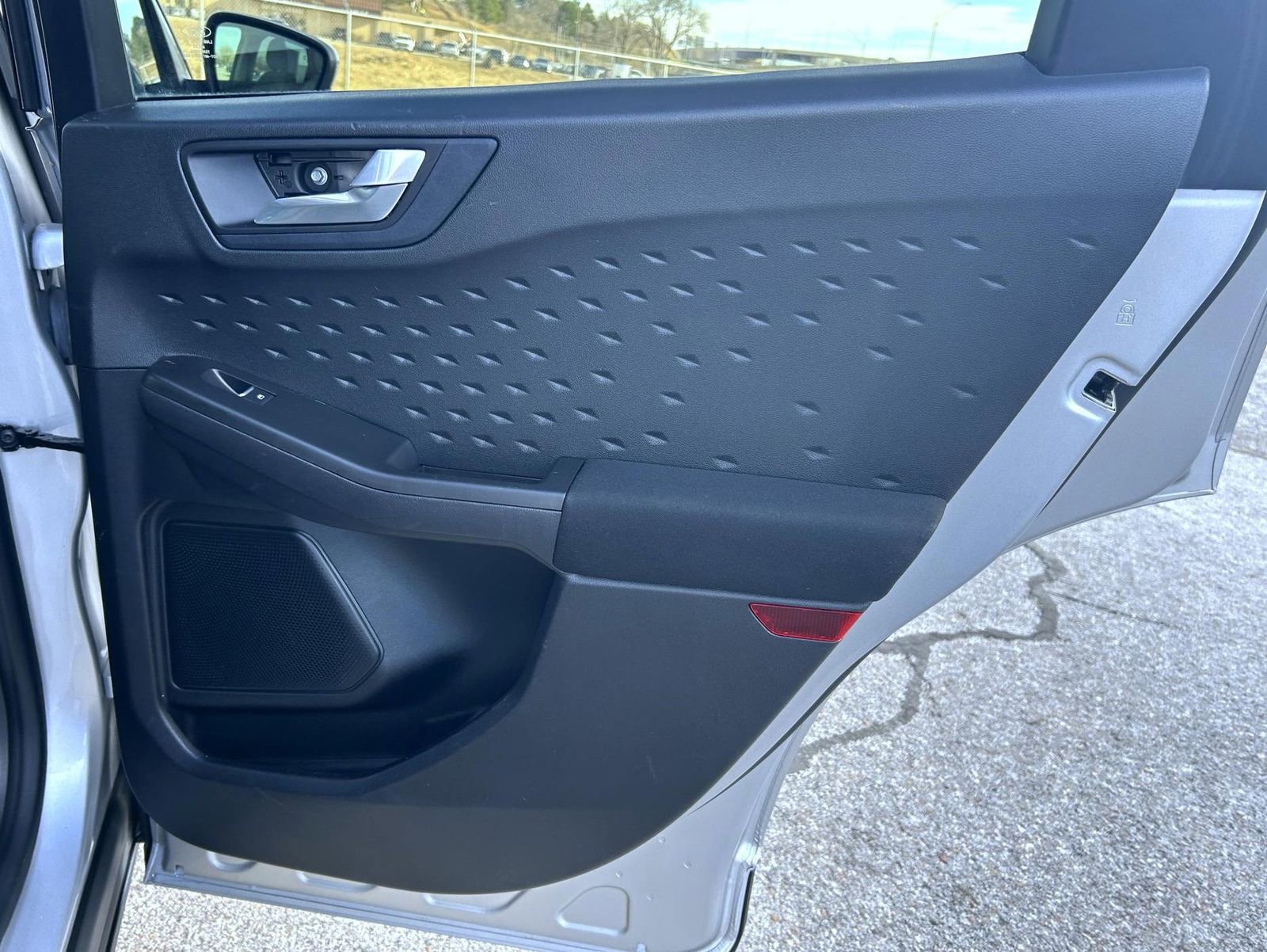 Used 2020 Ford Escape SE image 18