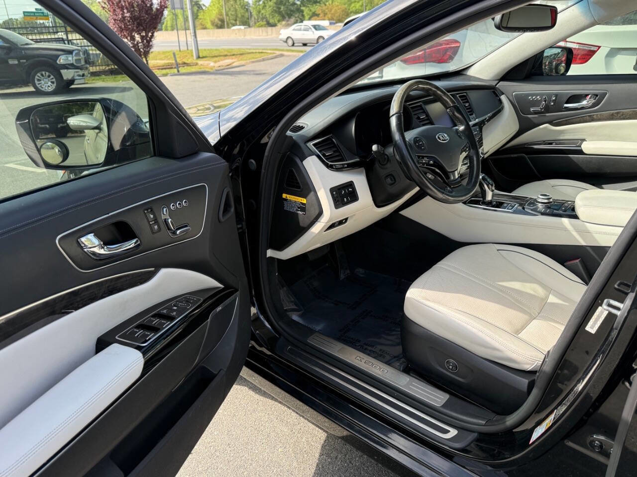 Used 2015 Kia K900 Luxury image 7