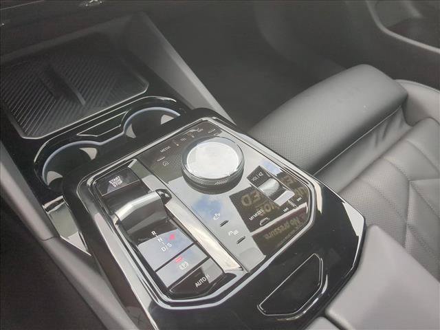 Used 2026 BMW 530i xDrive AWD/4WD image 12