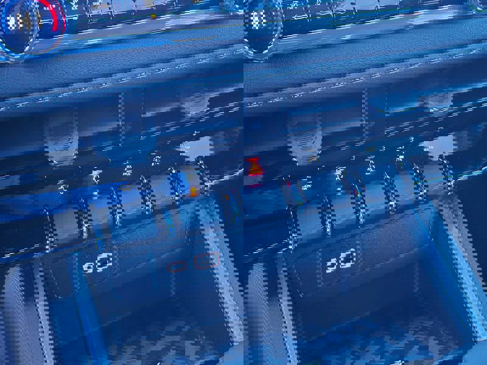 New 2024 Chevrolet Colorado LT w/ LT Convenience Package II image 28