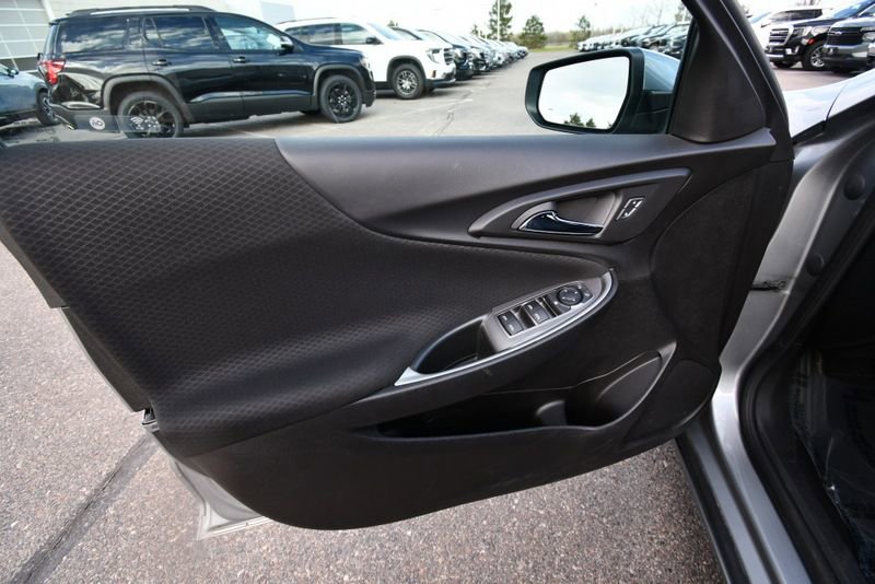 Used 2025 Chevrolet Malibu LT FWD image 13