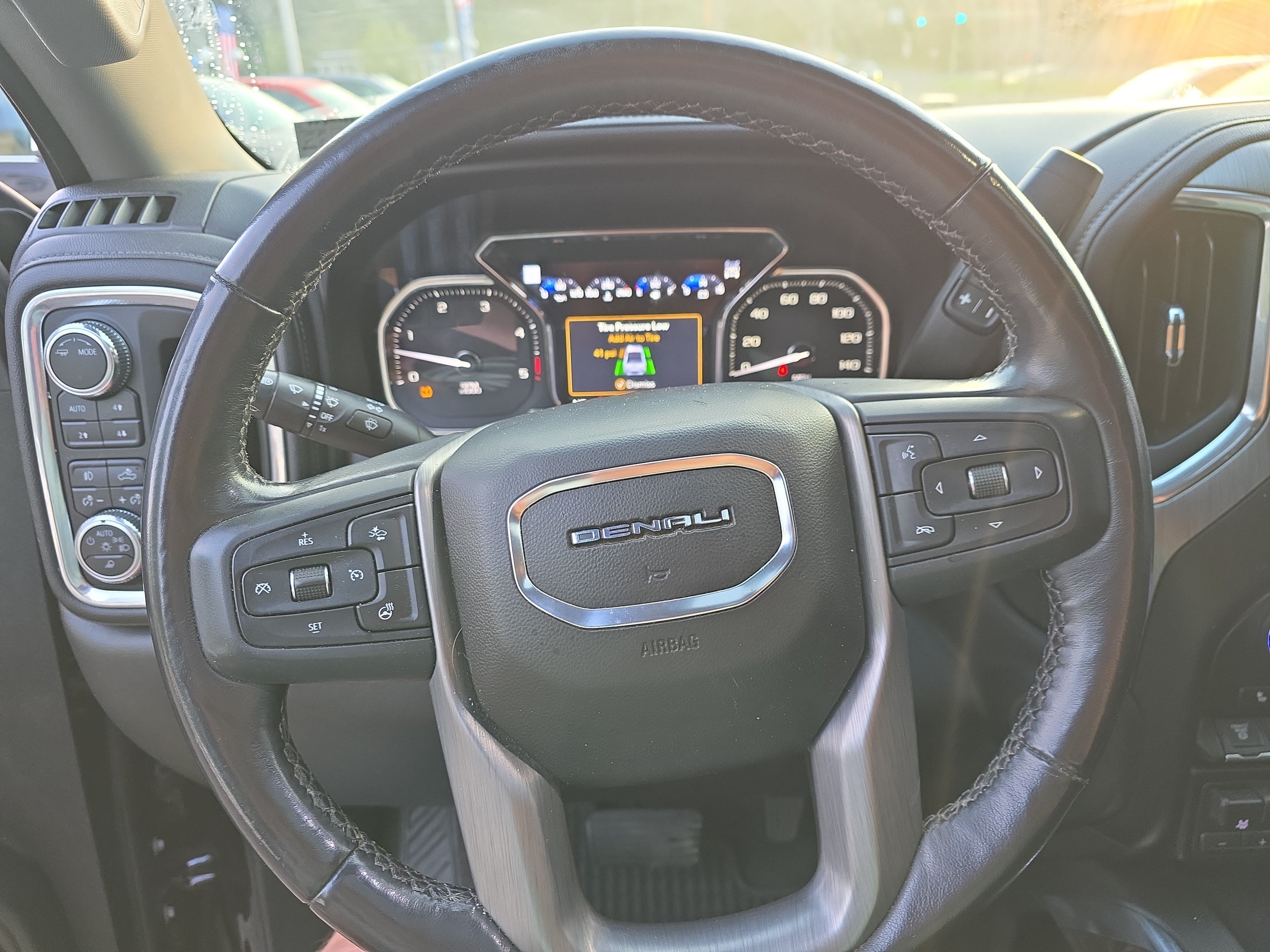 Used 2023 GMC Sierra 2500 Denali w/ Denali Black Diamond Edition AWD/4WD image 27
