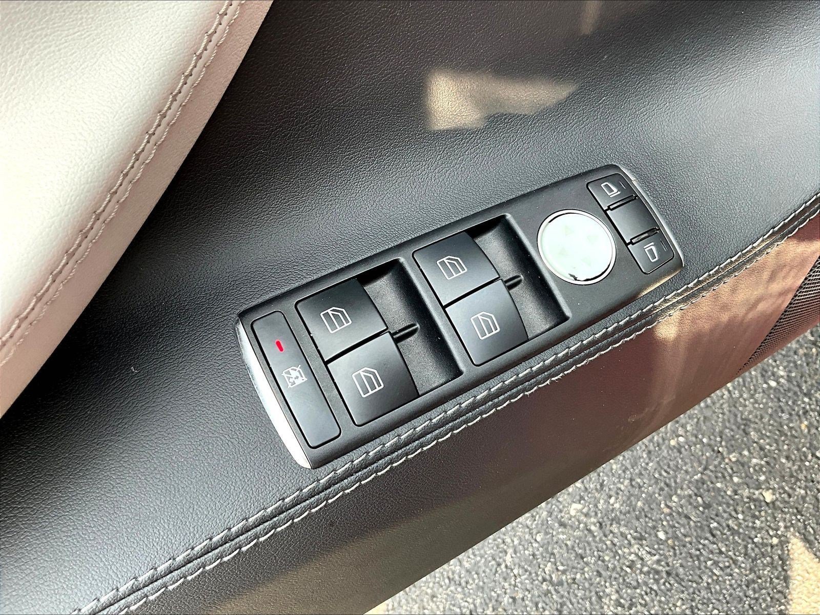 Used 2013 Tesla Model S RWD image 36