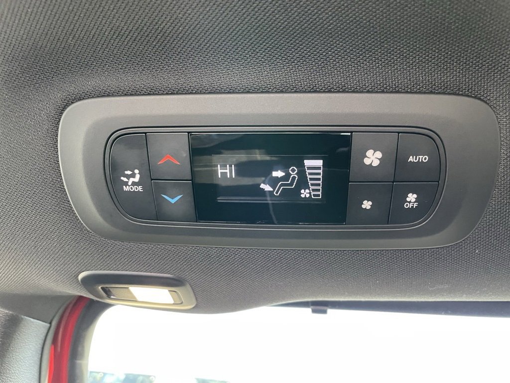 Used 2025 Chrysler Pacifica Limited image 56