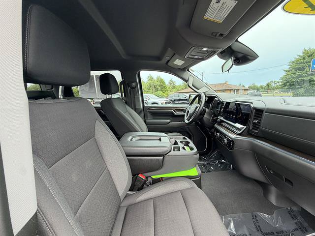 Used 2024 Chevrolet Silverado 1500 LT AWD/4WD image 17