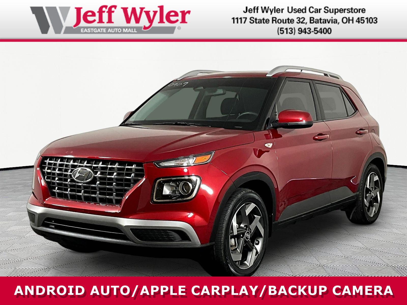 Used 2025 Hyundai Venue SEL FWD image 1