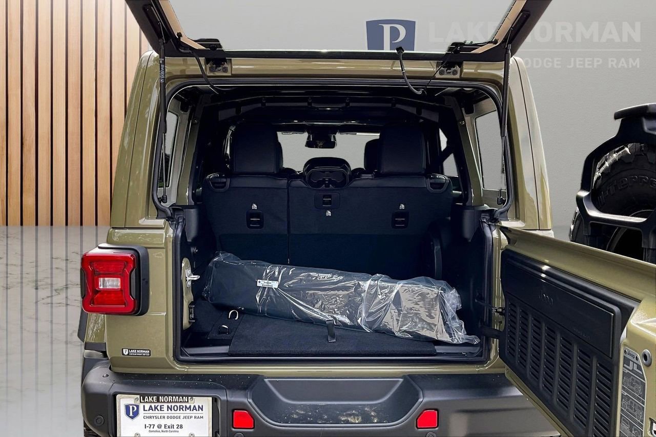 New 2026 Jeep Wrangler Unlimited Rubicon AWD/4WD image 24