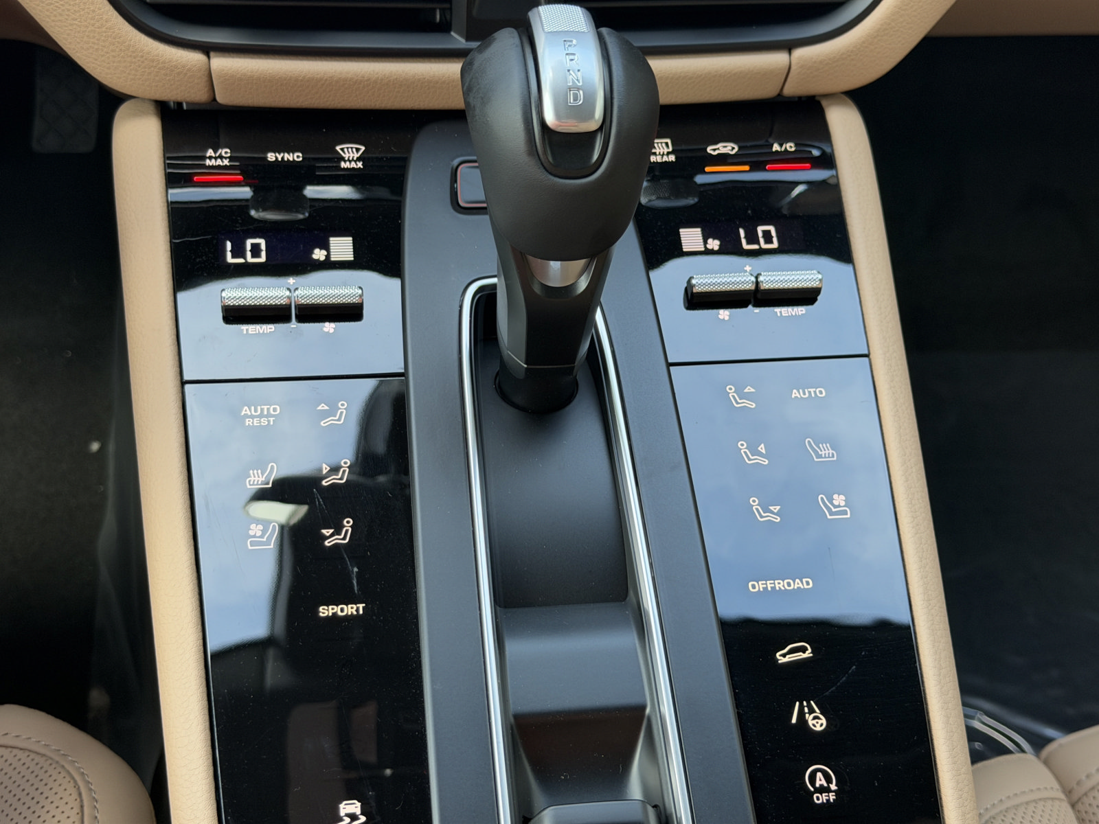 New 2026 Porsche Macan AWD/4WD image 31