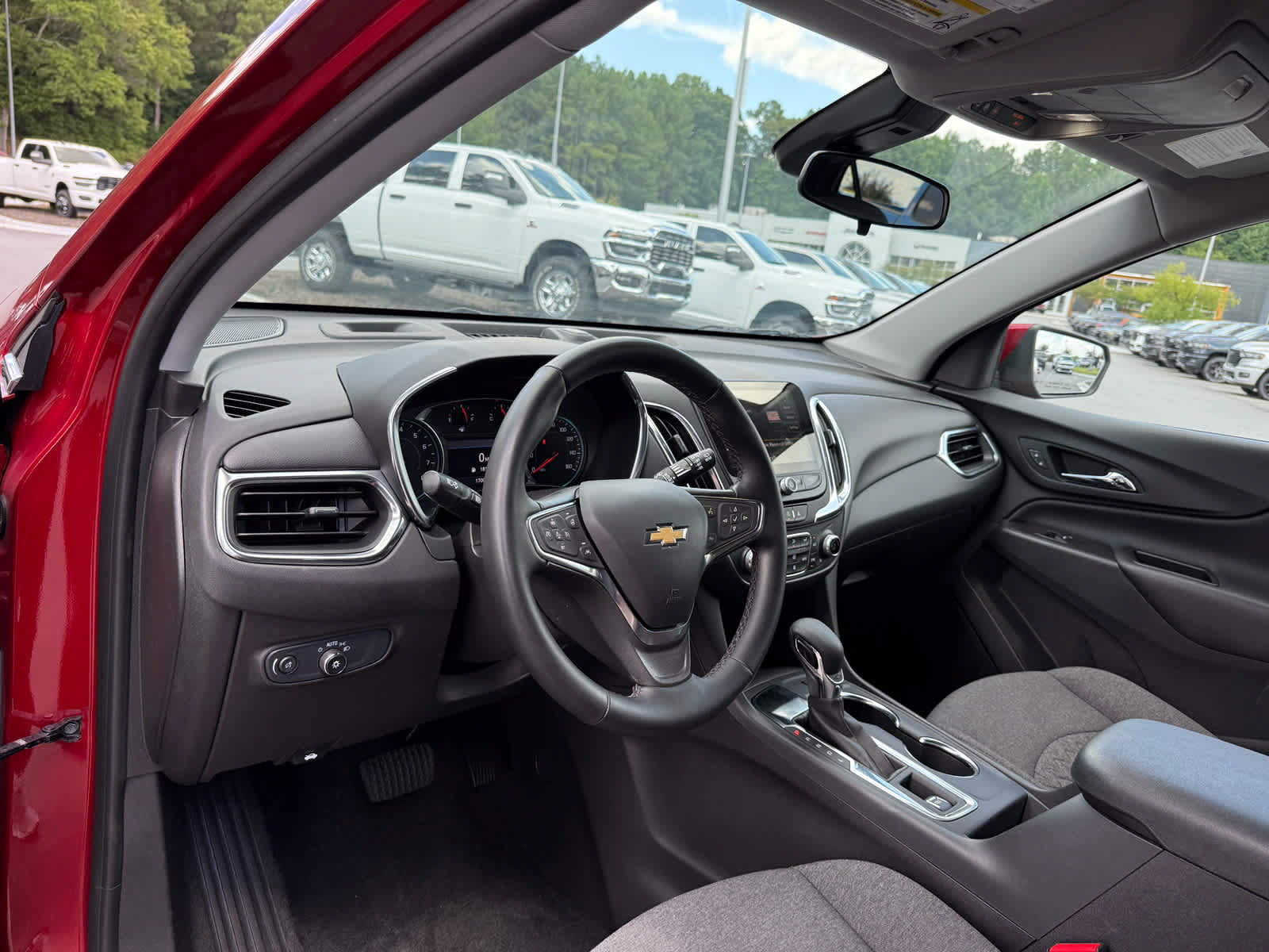 Used 2024 Chevrolet Equinox LT FWD image 14