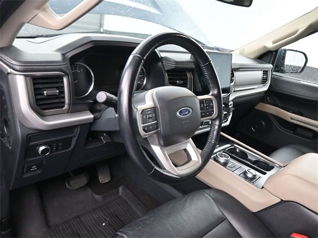 Used 2022 Ford Expedition XLT image 18