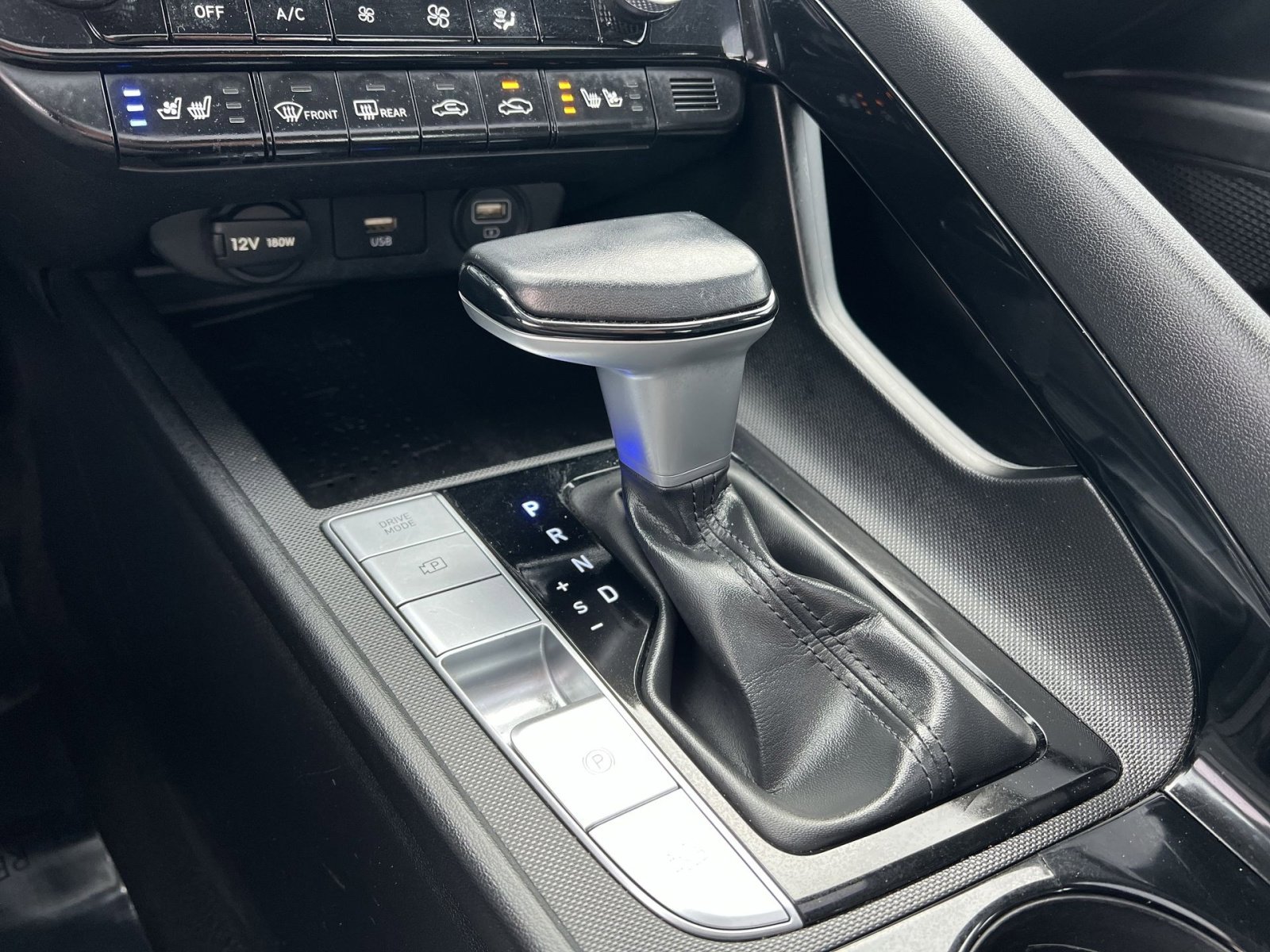 Used 2023 Hyundai Elantra Limited image 21