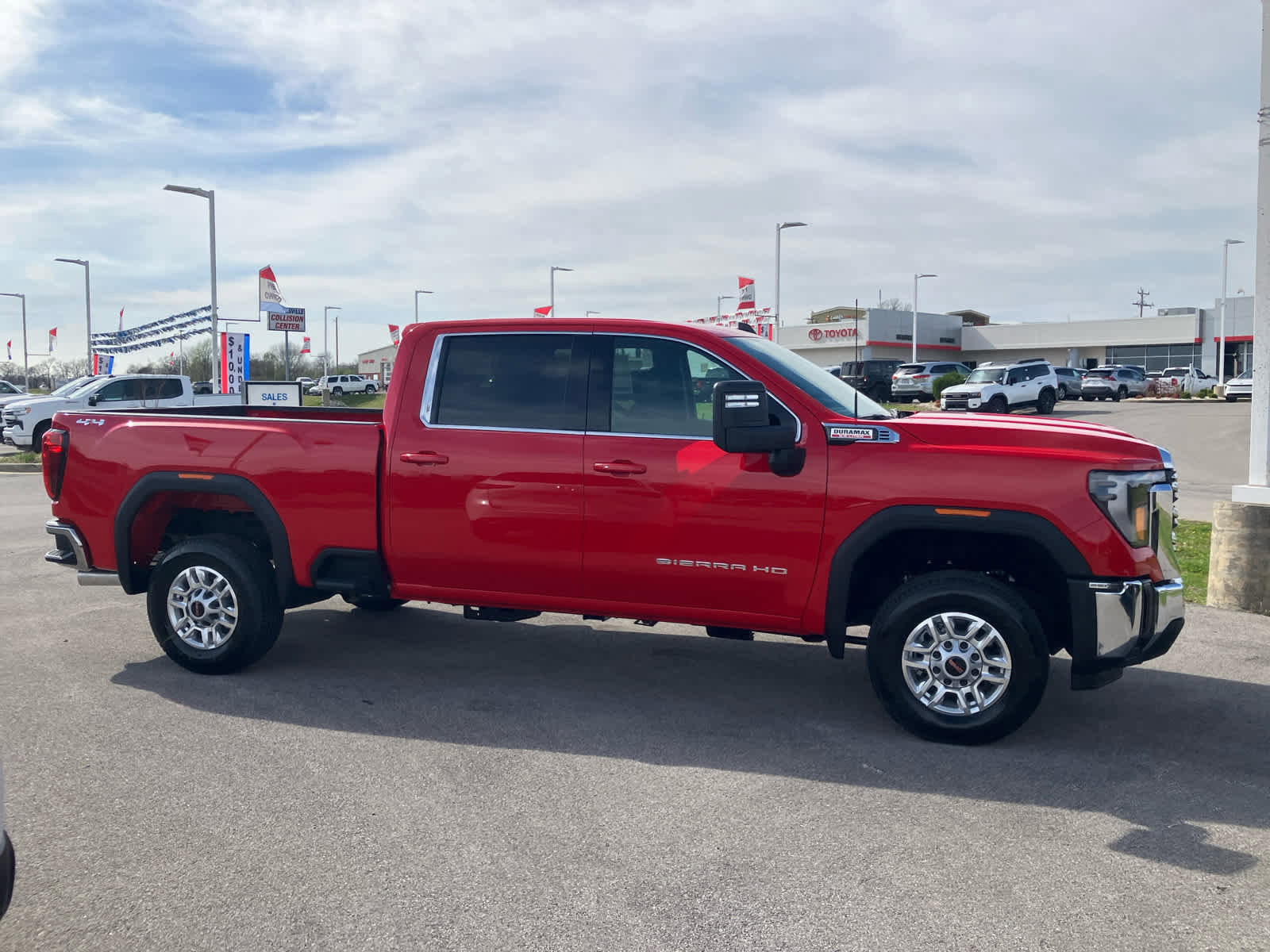 New 2026 GMC Sierra 2500 SLE image 8