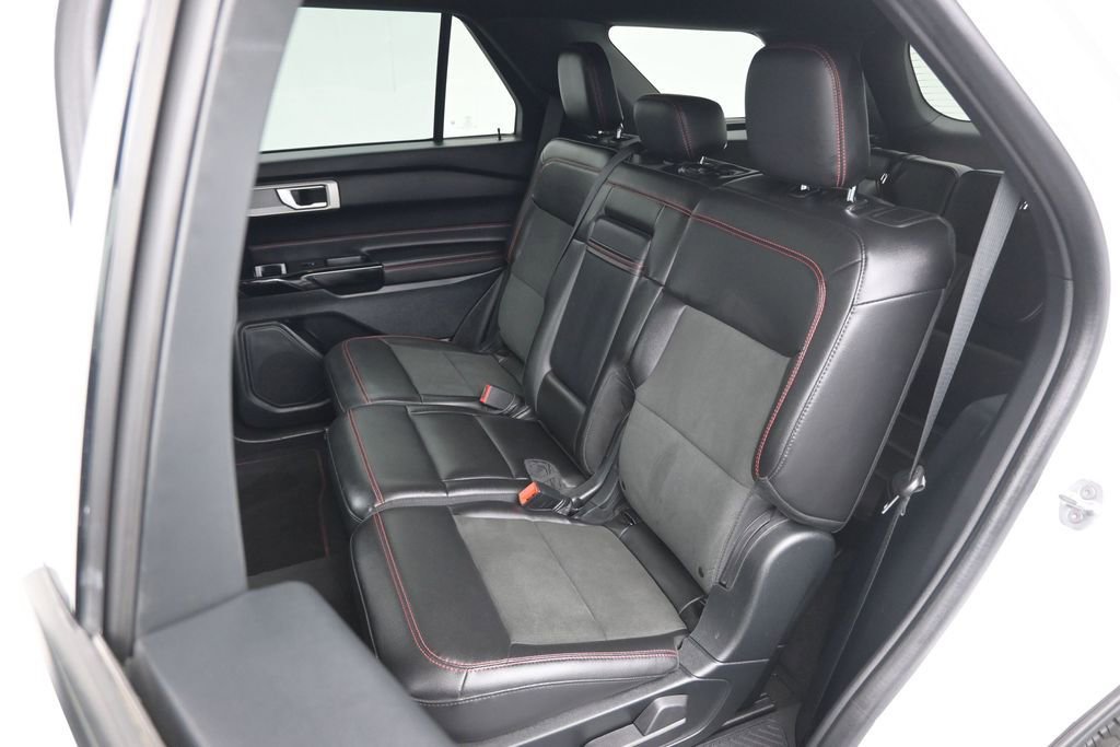Used 2022 Ford Explorer ST-Line RWD image 14