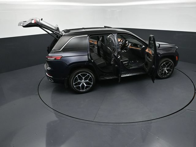 Used 2024 Jeep Grand Cherokee Summit AWD/4WD image 30
