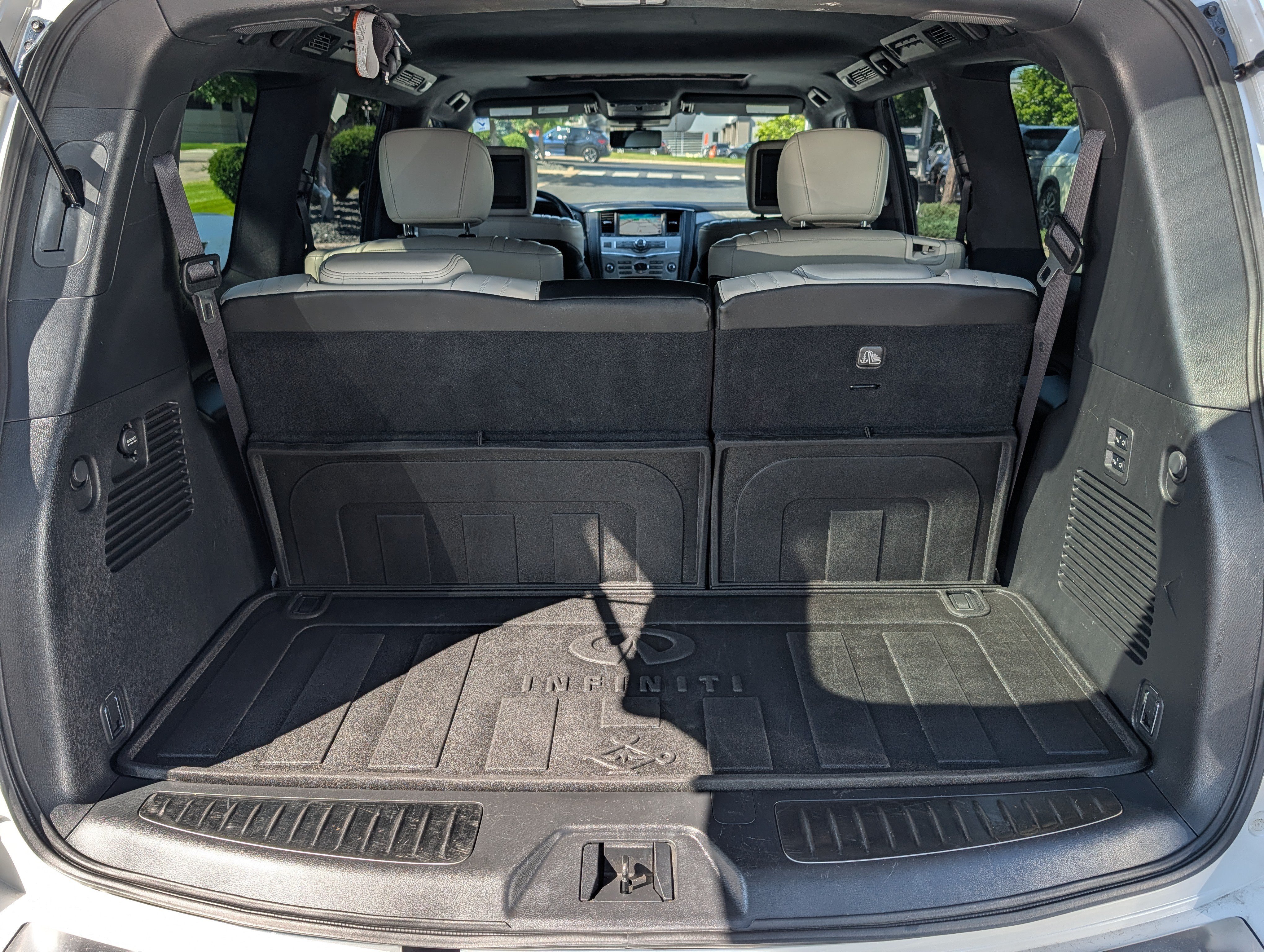 Used 2019 INFINITI QX80 Limited w/ All-Season Package AWD/4WD image 18