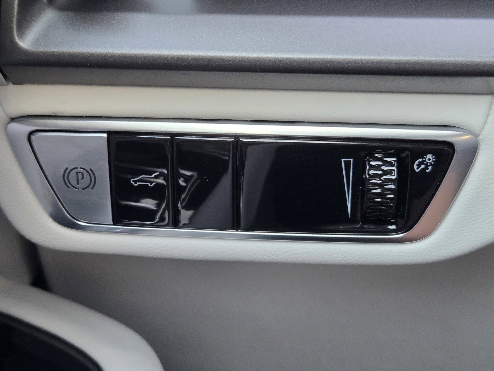 Used 2026 Cadillac Vistiq Sport image 24