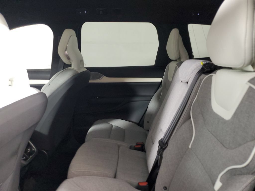 Used 2025 Volvo EX90 Ultra AWD/4WD image 9