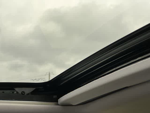 Certified 2022 Honda CR-V Touring image 32