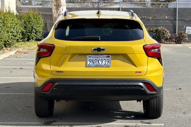 Certified 2025 Chevrolet Trax RS w/ Driver Confidence Package image 5